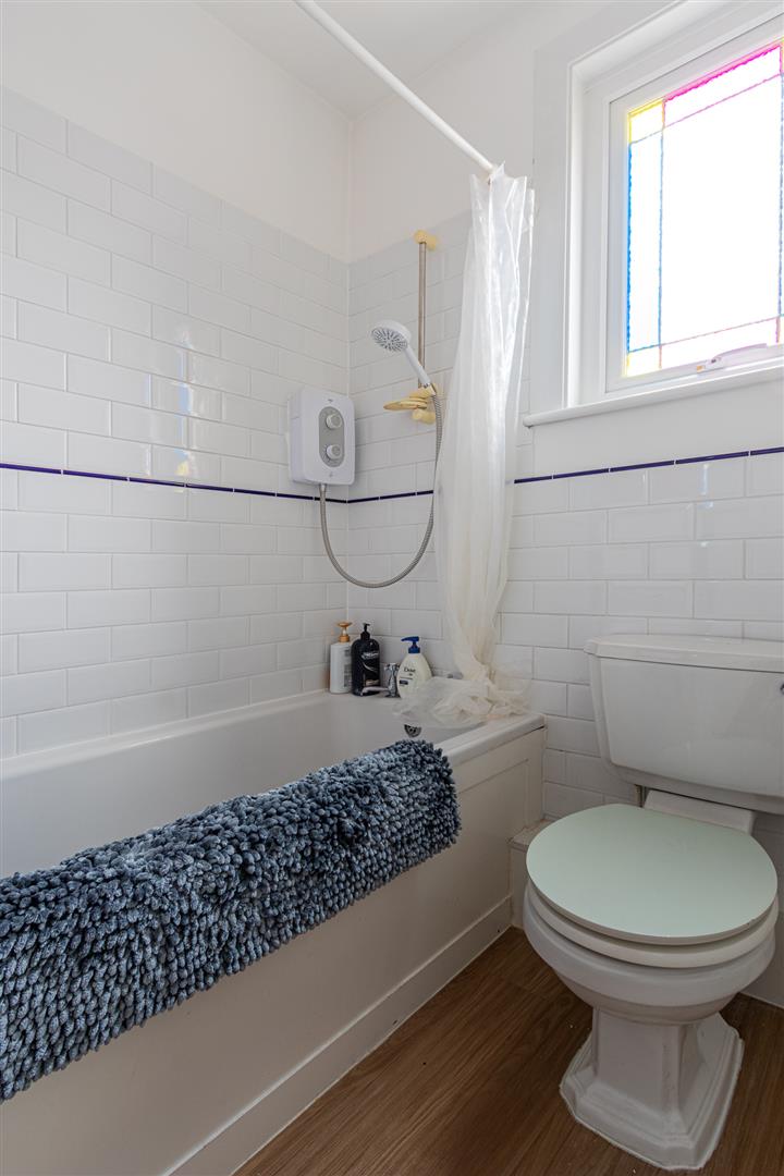 DERI ROAD, PENYLAN, CARDIFF Jeffrey Ross Estate Agents